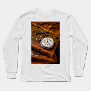 Beautiful Classic Pocketwatch On Old Books Long Sleeve T-Shirt